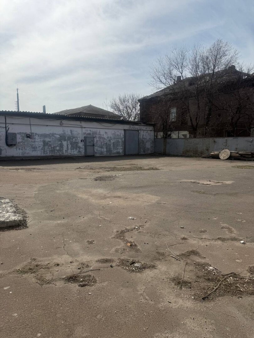 Фото №2: Коммерция 200&nbsp;м², 1/1&nbsp;эт. - Мариуполь, р. Жовтневый, ул. Торговая, 6