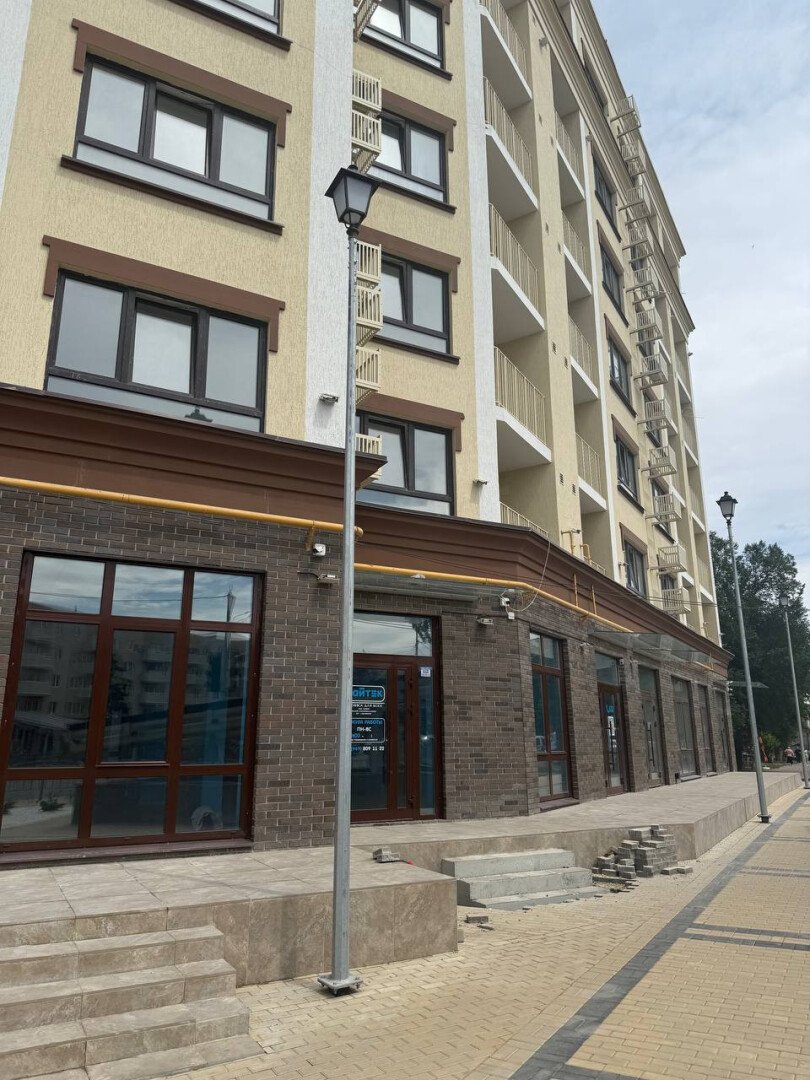 Фото №2: Торговое помещение 148&nbsp;м², 1/8&nbsp;эт. - Мариуполь, р. Жовтневый, пр-кт Металлургов, 54А