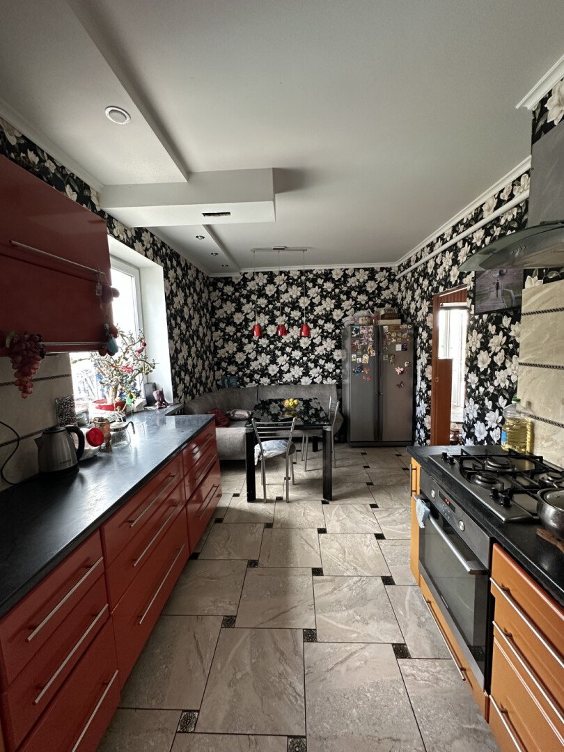 Фото №5: Дом 154&nbsp;м² + 27&nbsp;сот., 1&nbsp;эт. - Мариуполь, р. Жовтневый, ул. Административная площадь