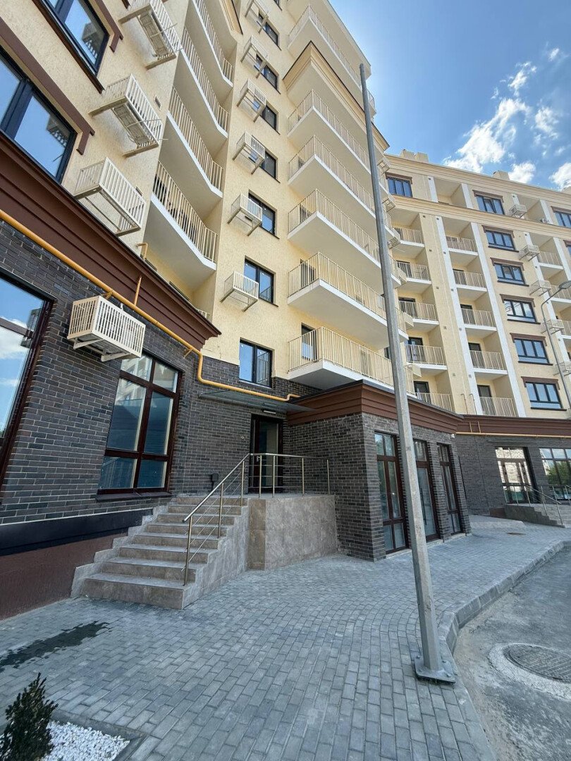 Фото №2: Коммерция 670&nbsp;м², 7/9&nbsp;эт. - Мариуполь, р. Жовтневый, пр-кт Металлургов, 54А