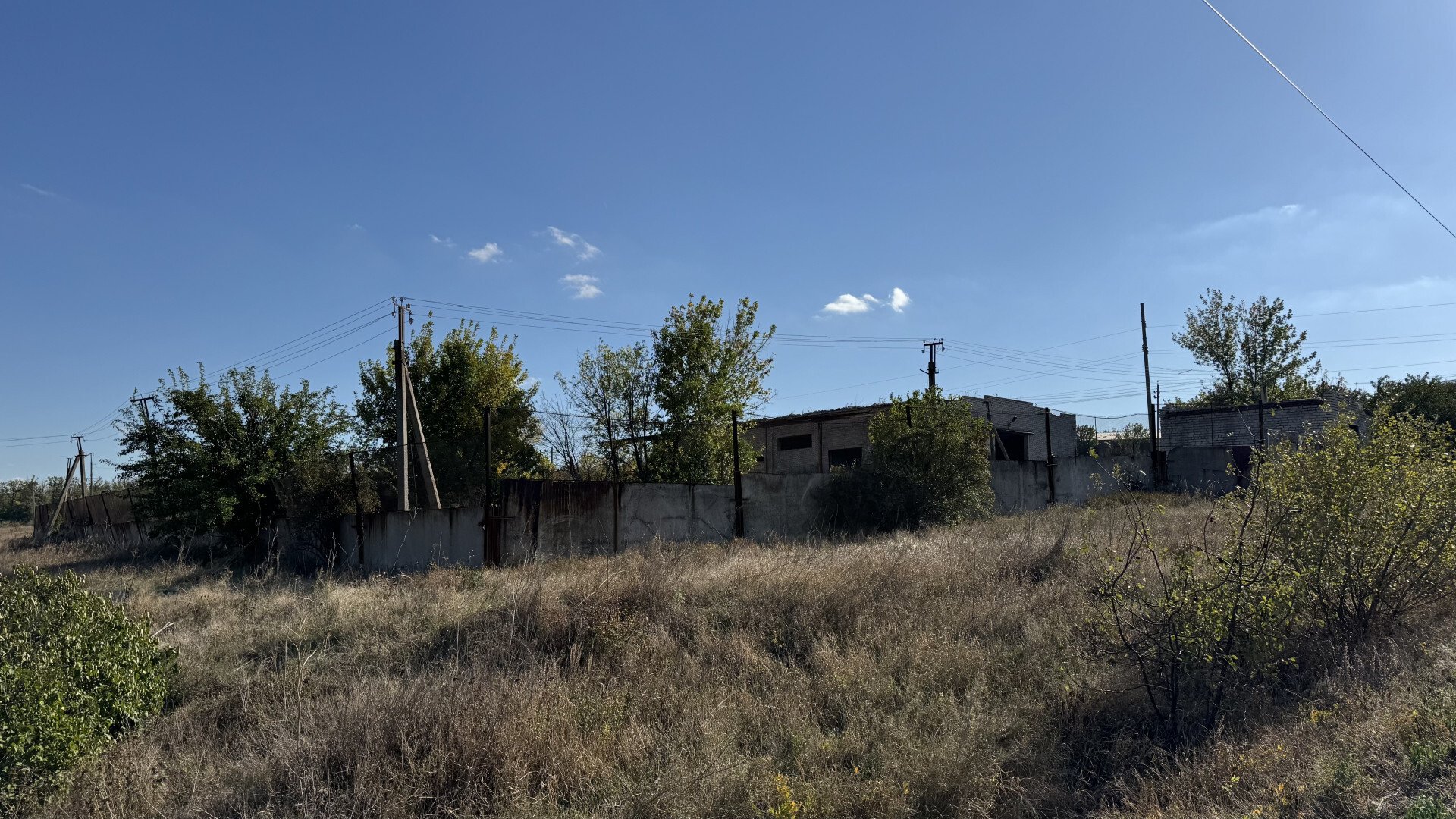 Фото №1: Коммерция 660&nbsp;м², 1/1&nbsp;эт. - Мангуш, ул. Мурзы, 46А
