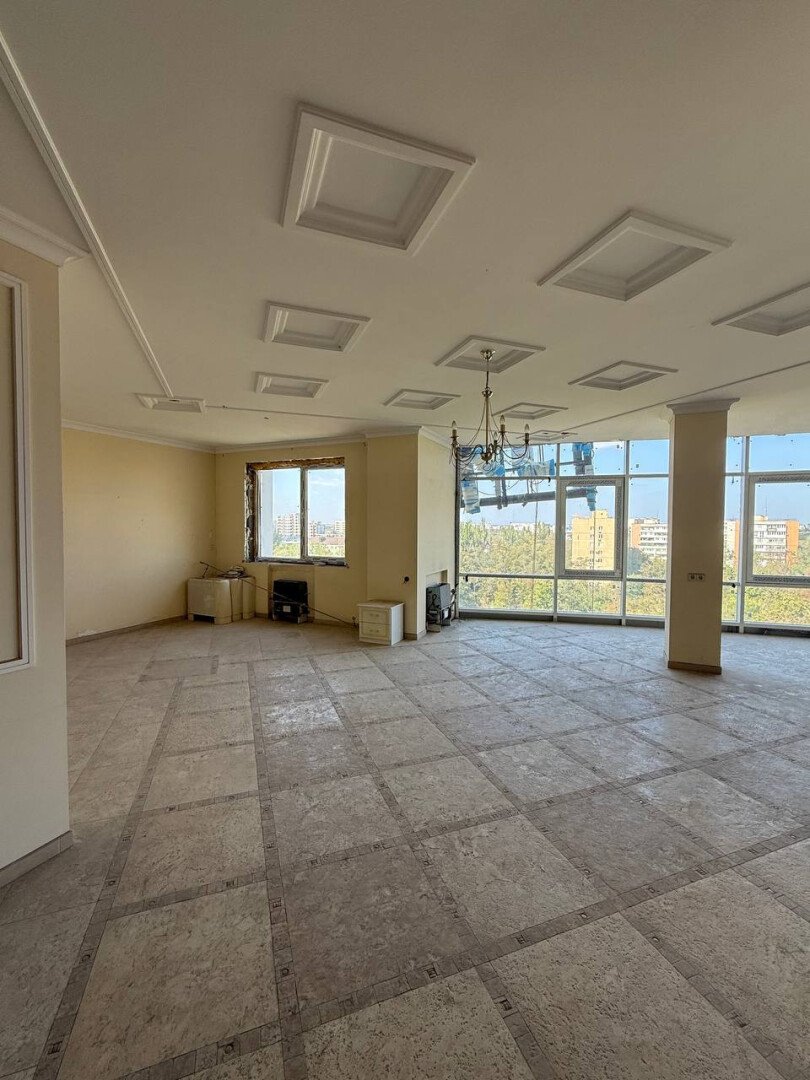 Фото №4: 3-комнатная квартира 195&nbsp;м², 7/9&nbsp;эт. - Мариуполь, р. Жовтневый, пр-кт Строителей, 108А