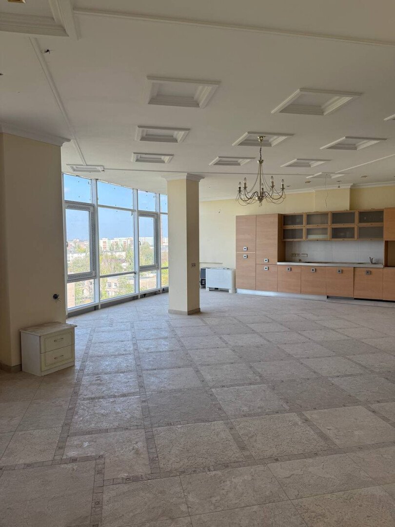 Фото №5: 3-комнатная квартира 195&nbsp;м², 7/9&nbsp;эт. - Мариуполь, р. Жовтневый, пр-кт Строителей, 108А