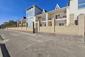 Фото №1: Готовый бизнес 1543&nbsp;м², 3/3&nbsp;эт. - Ялта, пер. Курортный, 7