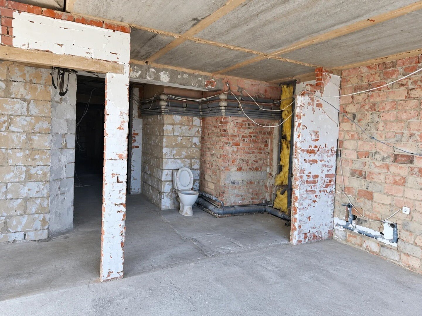 Фото №4: 2-комнатная квартира 84&nbsp;м², 10/10&nbsp;эт. - Мариуполь, р. Жовтневый, ул. Бахчиванджи, 5Б