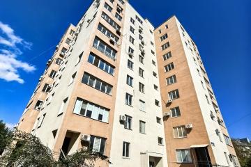 Фото №1: 2-комнатная квартира 84&nbsp;м², 10/10&nbsp;эт. - Мариуполь, р. Жовтневый, ул. Бахчиванджи, 5Б