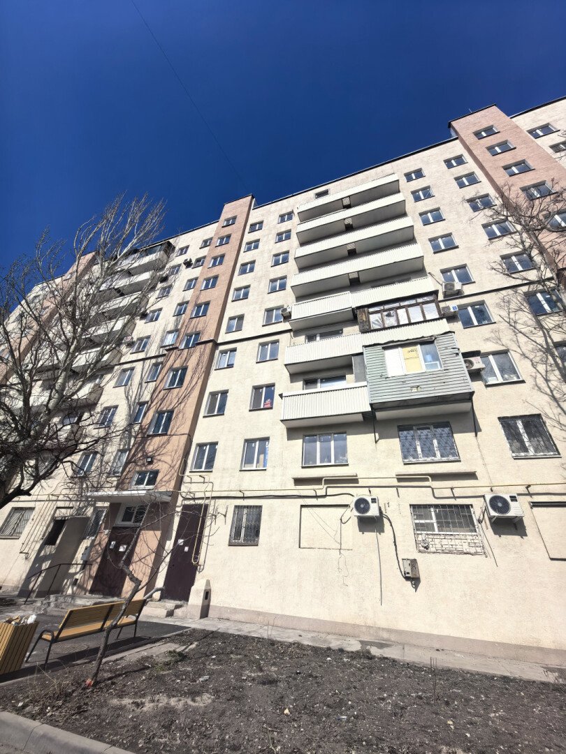 Фото №1: 3-комнатная квартира 57&nbsp;м², 6/9&nbsp;эт. - Мариуполь, р. Жовтневый, пр-кт Ленина, 100