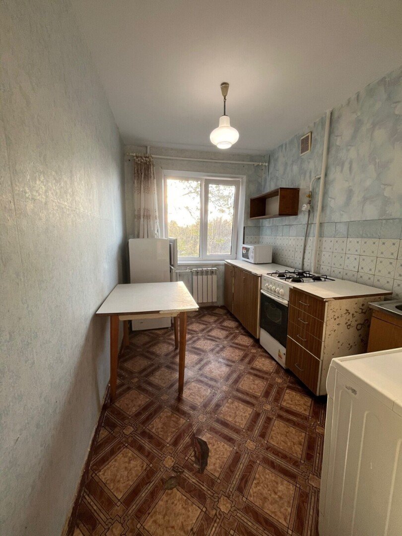 Фото №1: 3-комнатная квартира 63&nbsp;м², 4/9&nbsp;эт. - Мариуполь, Жовтневый, мкр. Западный, ул. 50 лет СССР, 32