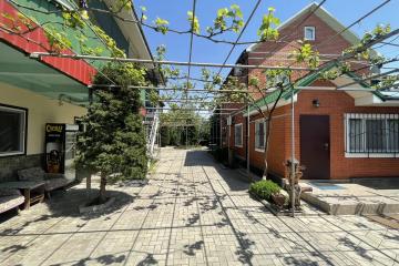 Фото №1: Дом 72 м² + 14.09 сот., 2 эт. - Урзуф, ул. Шапошникова, 19