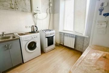 Фото №1: 1-комнатная квартира 30 м², 5/5 эт. - Мариуполь, р. Приморский, пр-кт Строителей, 48