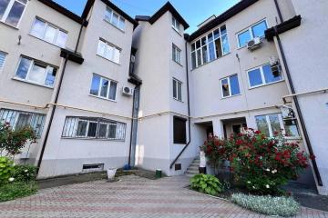 Фото №1: 4-комнатная квартира 106 м², 3/3 эт. - Мариуполь, мкр. Черёмушки, ул. Цыбулько, 25