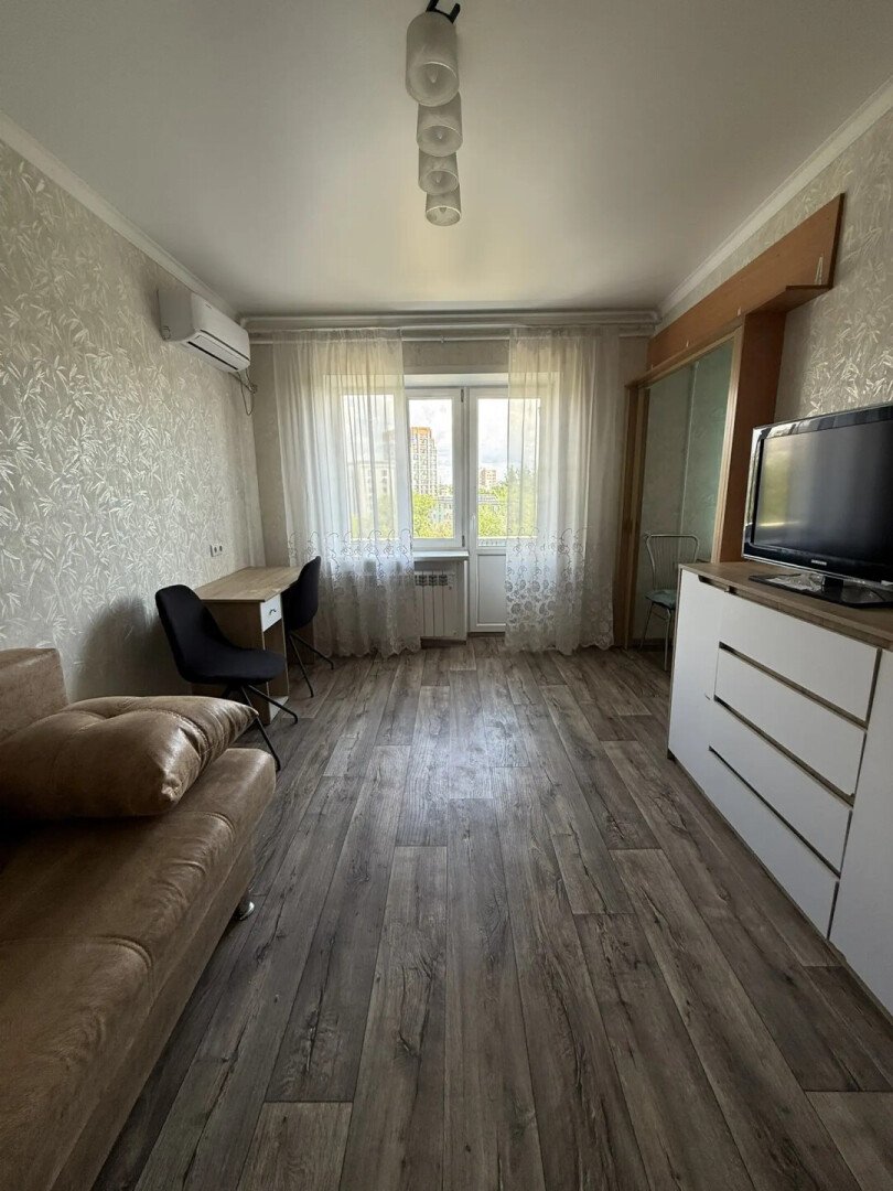 Фото №1: 2-комнатная квартира 42&nbsp;м², 5/5&nbsp;эт. - Мариуполь, р. Приморский, пр-кт Нахимова, 166