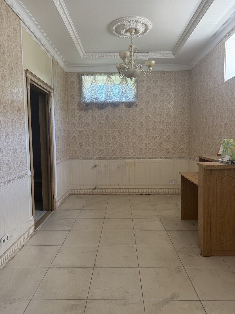 Фото №24: Дом 670&nbsp;м² + 10&nbsp;сот., 2&nbsp;эт. - Мариуполь, р. Жовтневый, ул. Административная площадь