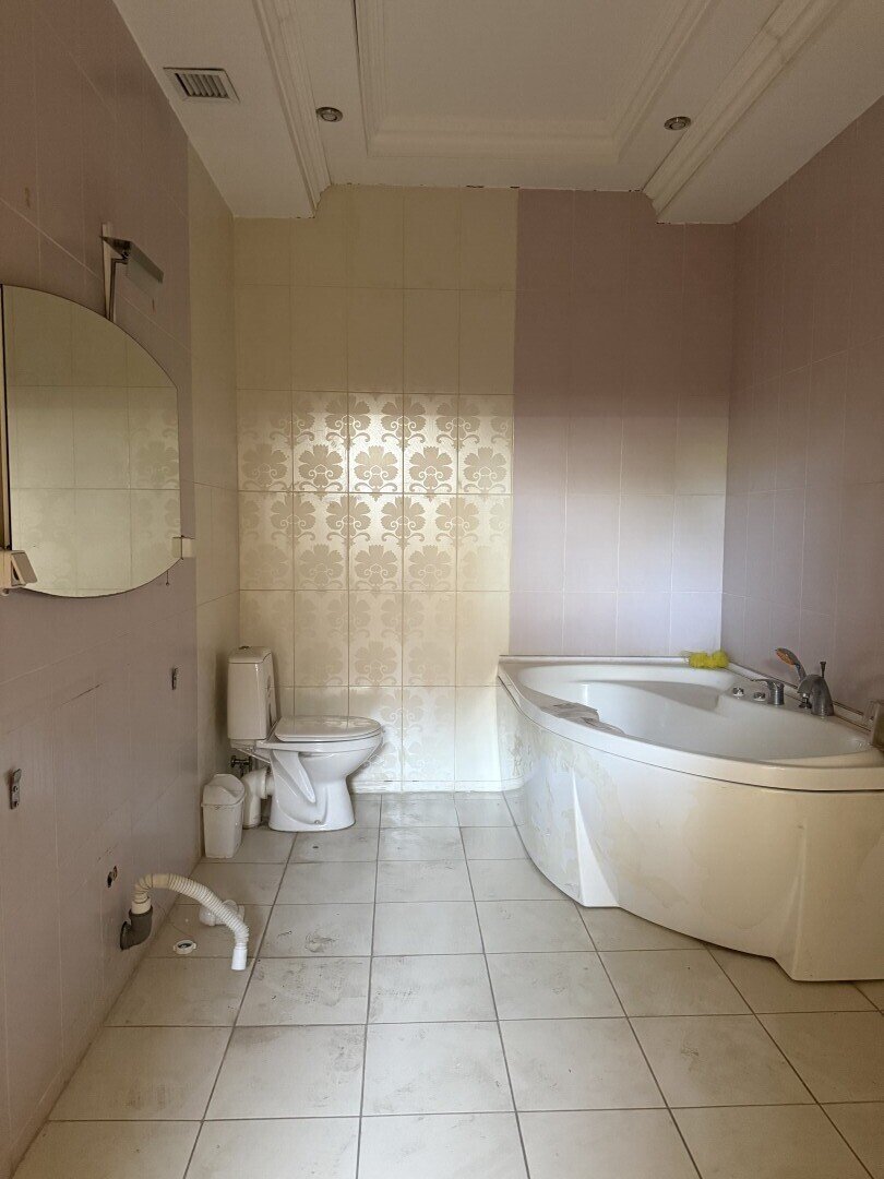 Фото №25: Дом 670&nbsp;м² + 10&nbsp;сот., 2&nbsp;эт. - Мариуполь, р. Жовтневый, ул. Административная площадь