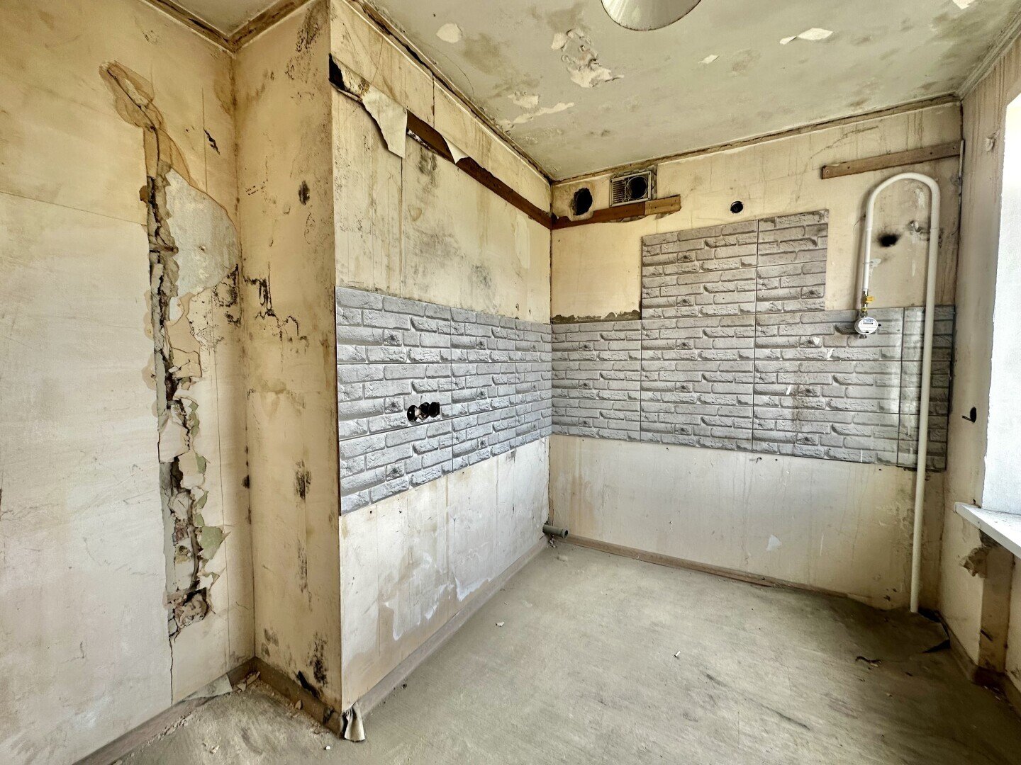 Фото №3: 3-комнатная квартира 59&nbsp;м², 9/9&nbsp;эт. - Мариуполь, р. Жовтневый, ул. Карла Либкнехта, 110