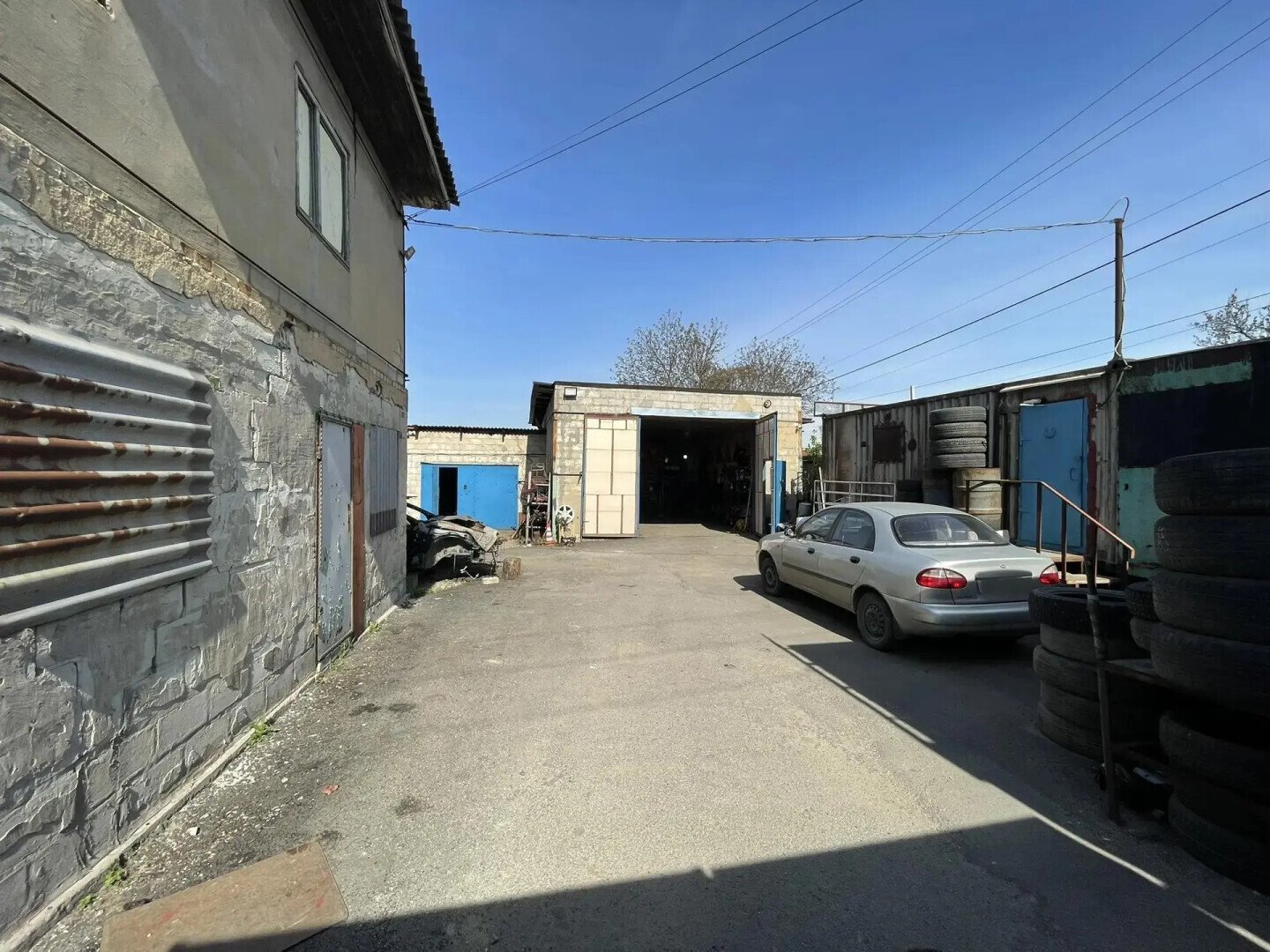 Фото №1: Коммерция 241&nbsp;м², 1/1&nbsp;эт. - Мариуполь, р. Жовтневый, ул. Административная площадь