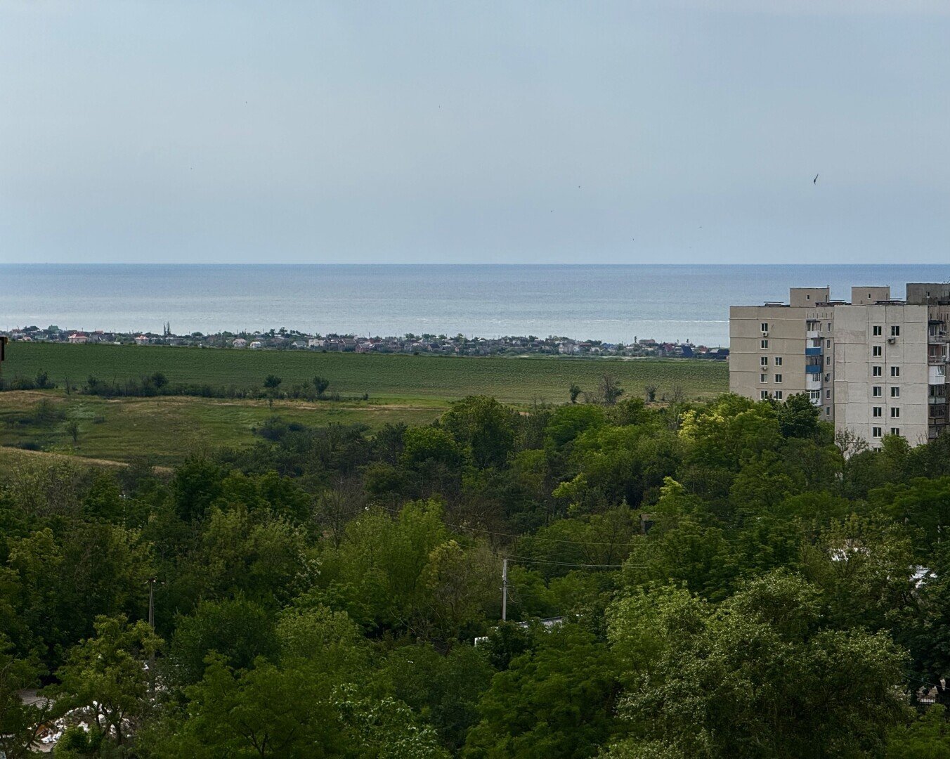 Фото №1: 3-комнатная квартира 56&nbsp;м², 9/9&nbsp;эт. - Мариуполь, Левобережный, мкр. Азовский, пр-кт Победы, 104