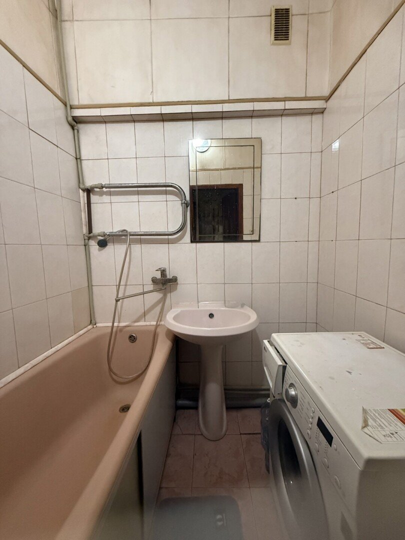 Фото №7: 2-комнатная квартира 49&nbsp;м², 1/2&nbsp;эт. - Мариуполь, р. Жовтневый, ул. Административная площадь
