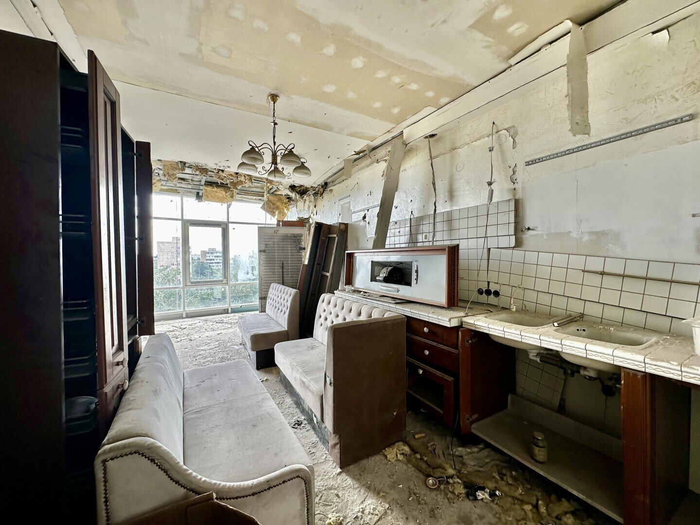 Фото №10: 3-комнатная квартира 203&nbsp;м², 5/10&nbsp;эт. - Мариуполь, р. Жовтневый, пр-кт Строителей, 110