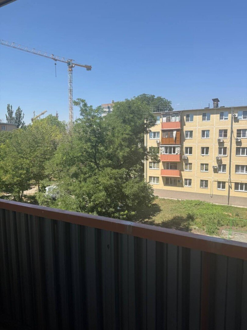 Фото №13: 3-комнатная квартира 62&nbsp;м², 4/5&nbsp;эт. - Мариуполь, р. Жовтневый, пр-кт Строителей, 62