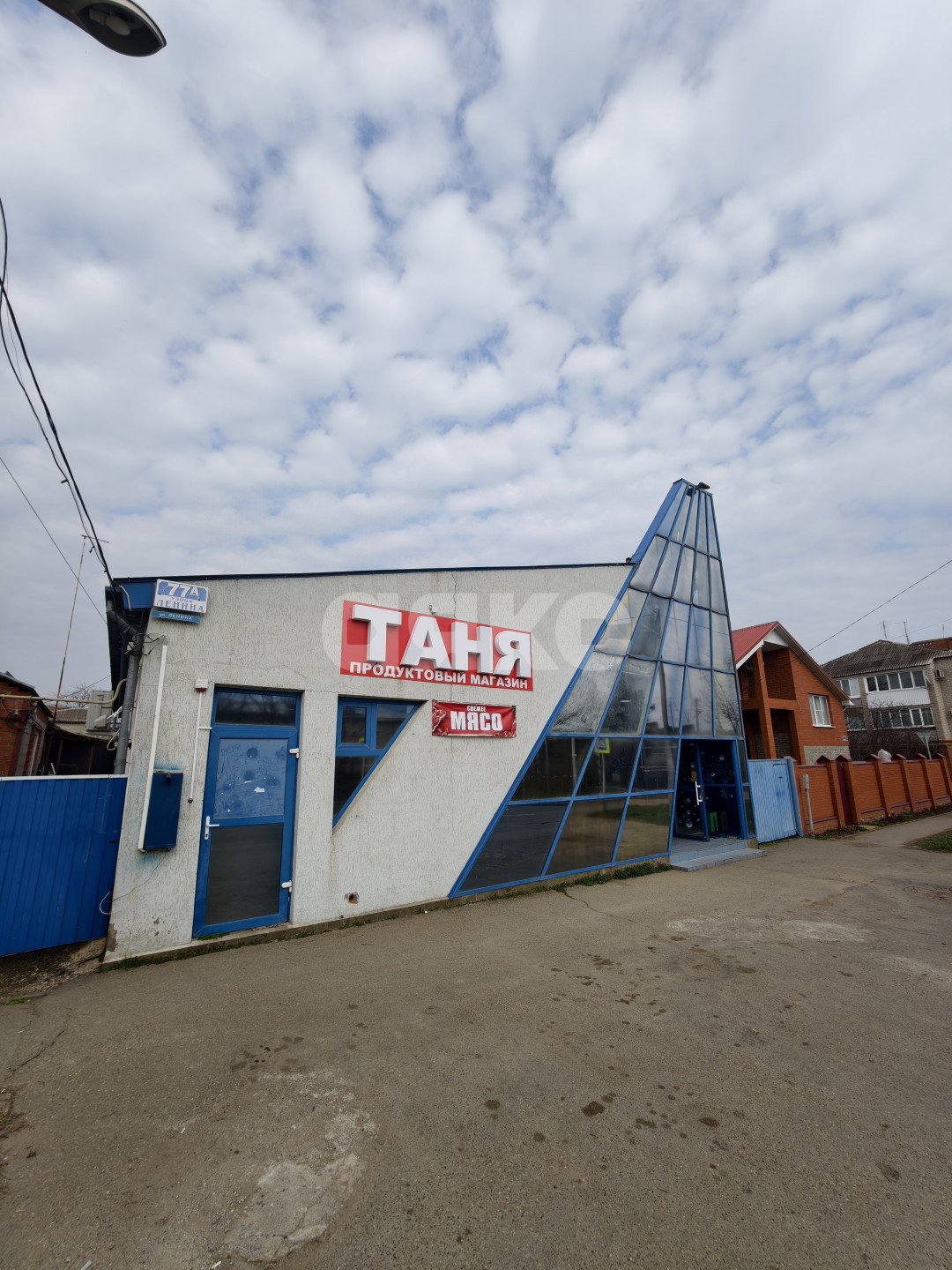 Фото №1: Коммерция 166&nbsp;м², 1/2&nbsp;эт. - Кореновск, мкр. 2-й квартал, ул. Ленина, 77