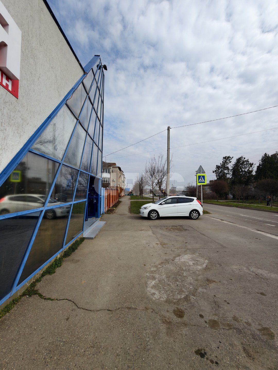 Фото №2: Коммерция 166&nbsp;м², 1/2&nbsp;эт. - Кореновск, мкр. 2-й квартал, ул. Ленина, 77