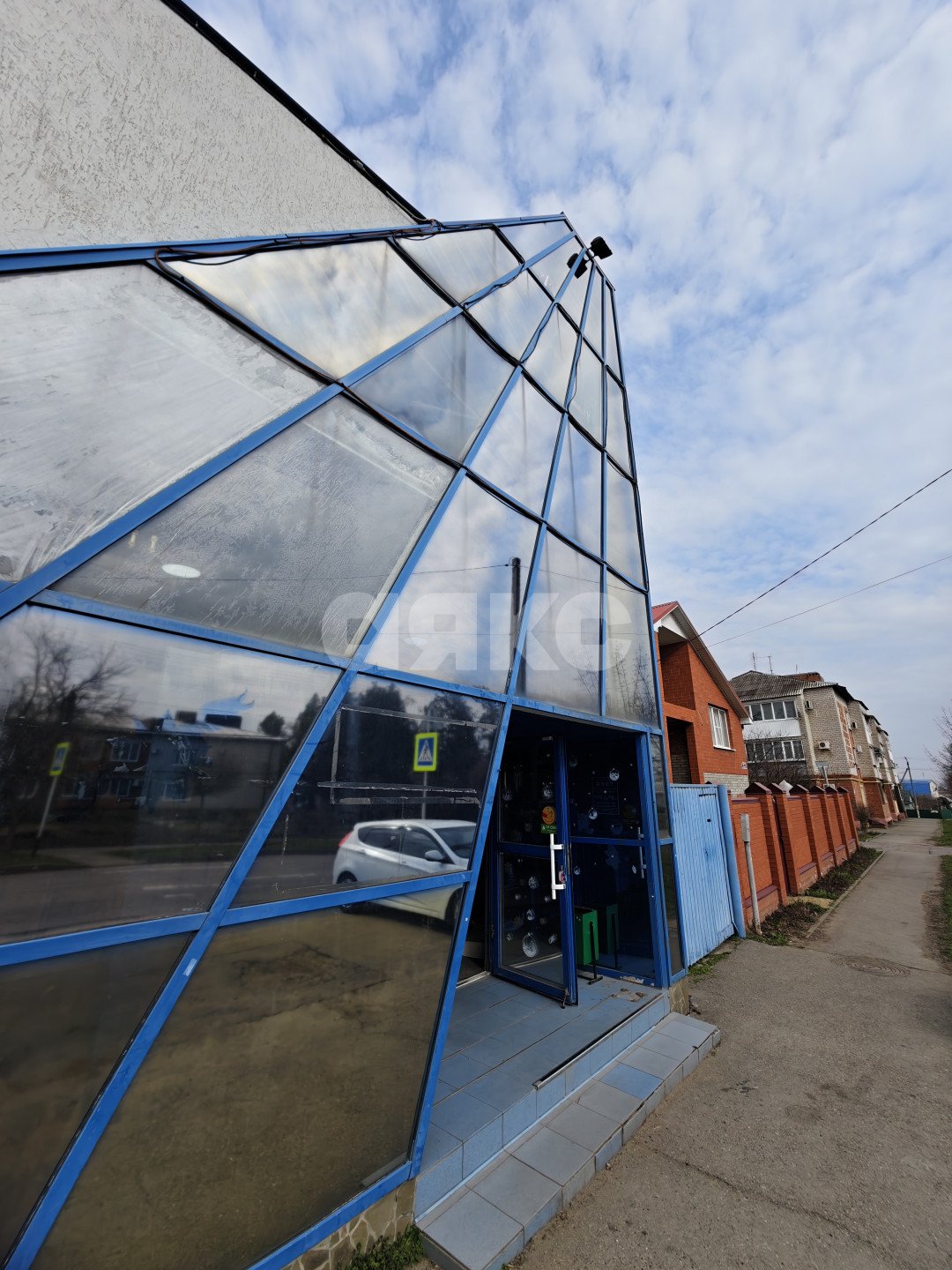Фото №4: Коммерция 166&nbsp;м², 1/2&nbsp;эт. - Кореновск, мкр. 2-й квартал, ул. Ленина, 77