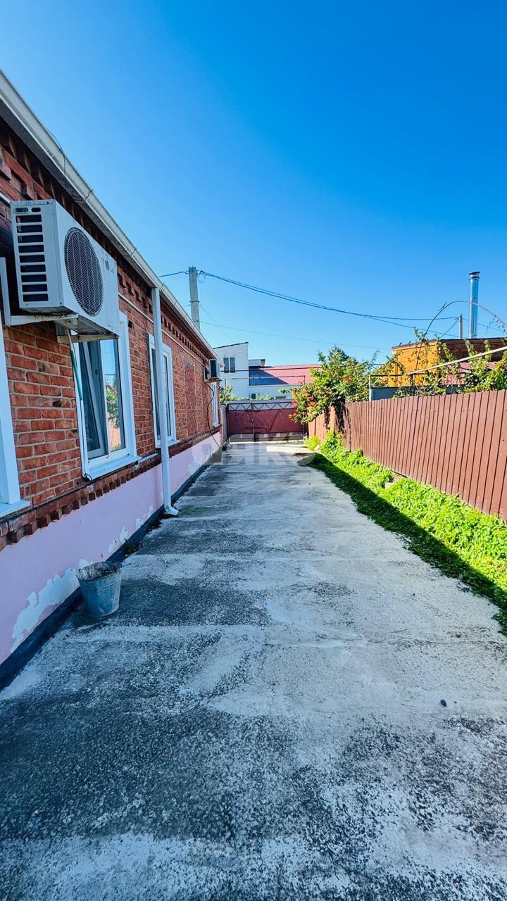 Фото №4: Часть дома 130&nbsp;м² + 8.38&nbsp;сот., 1&nbsp;эт. - Кореновск, мкр. 1-й квартал, ул. Фрунзе