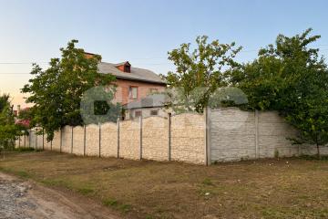 Фото №1: Дом 112 м² + 5.8 сот., 2 эт. - Луганск, р. Жовтневый, ул. Братьев Палкиных, 100