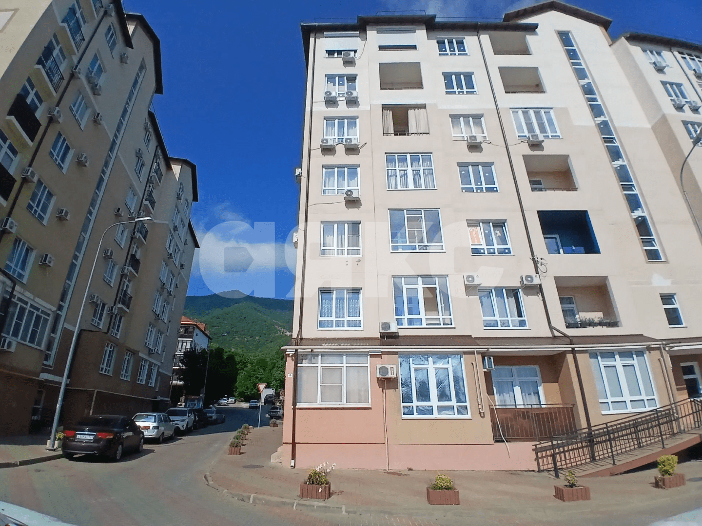 Фото №2: 1-комнатная квартира 40&nbsp;м², 3/7&nbsp;эт. - Геленджик, ул. Гоголя, 11