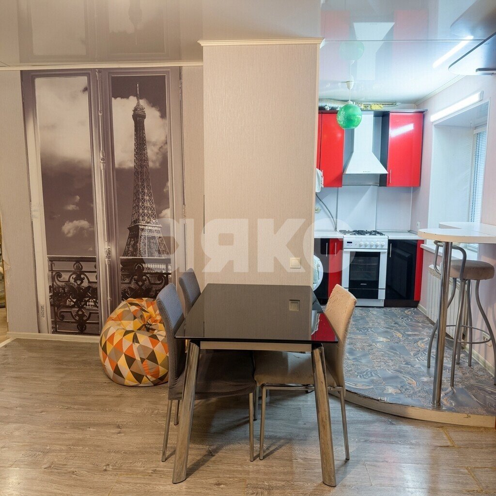 Фото №2: 2-комнатная квартира 43&nbsp;м², 1/2&nbsp;эт. - Белоозёрский, мкр. Красный Холм, ул. 50 лет Октября, 7