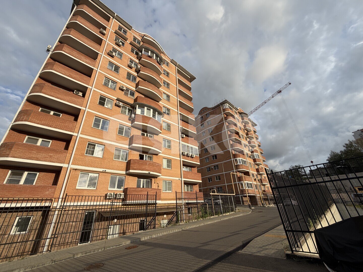 Фото №1: 2-комнатная квартира 48&nbsp;м², 3/10&nbsp;эт. - Сочи, Центральный, мкр. Заречный, ул. Вишнёвая, 38/1к1