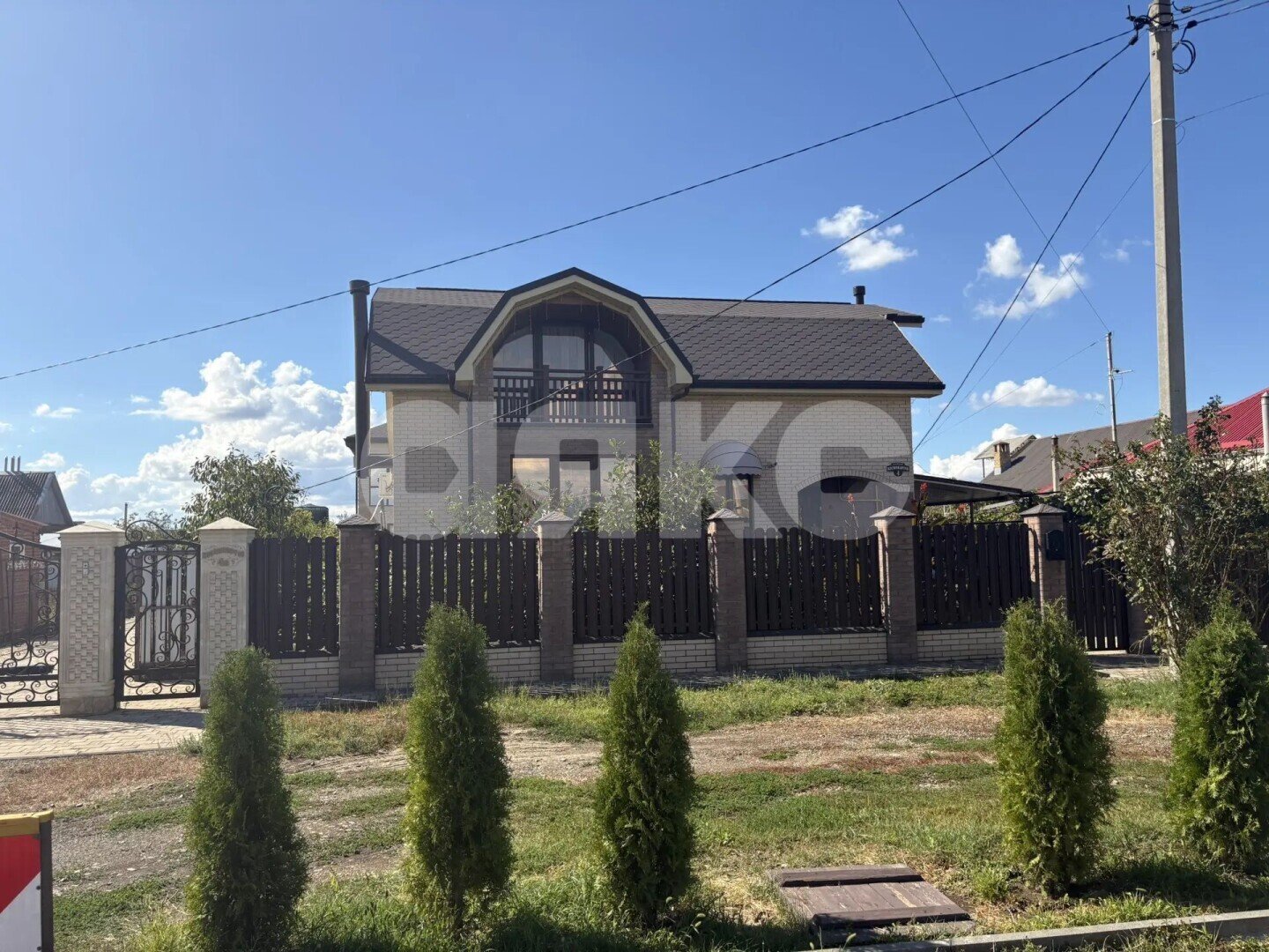 Фото №1: Дом 169&nbsp;м² + 4&nbsp;сот., 2&nbsp;эт. - Кореновск, мкр. 1-й квартал, ул. Красная