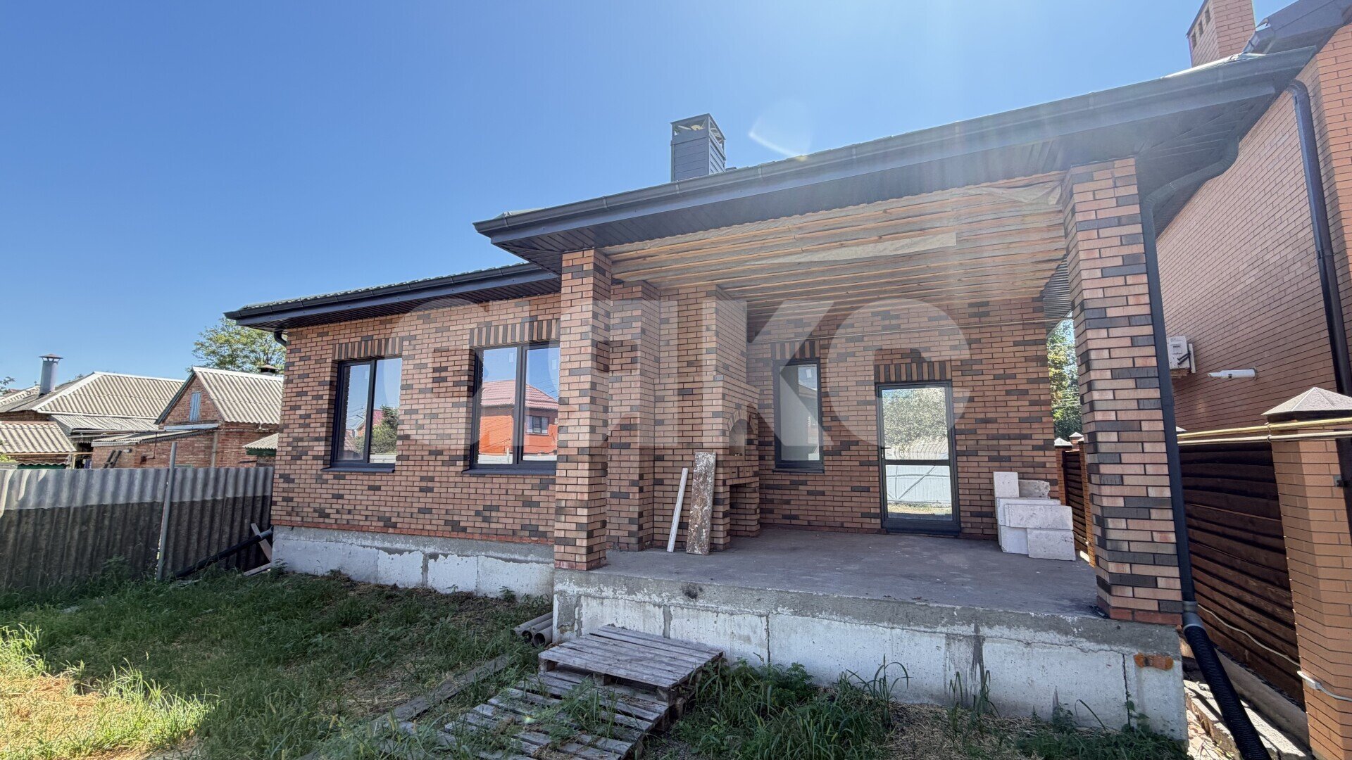 Фото №1: Дом 120&nbsp;м² + 5&nbsp;сот., 1&nbsp;эт. - Батайск, ул. 50 лет Октября