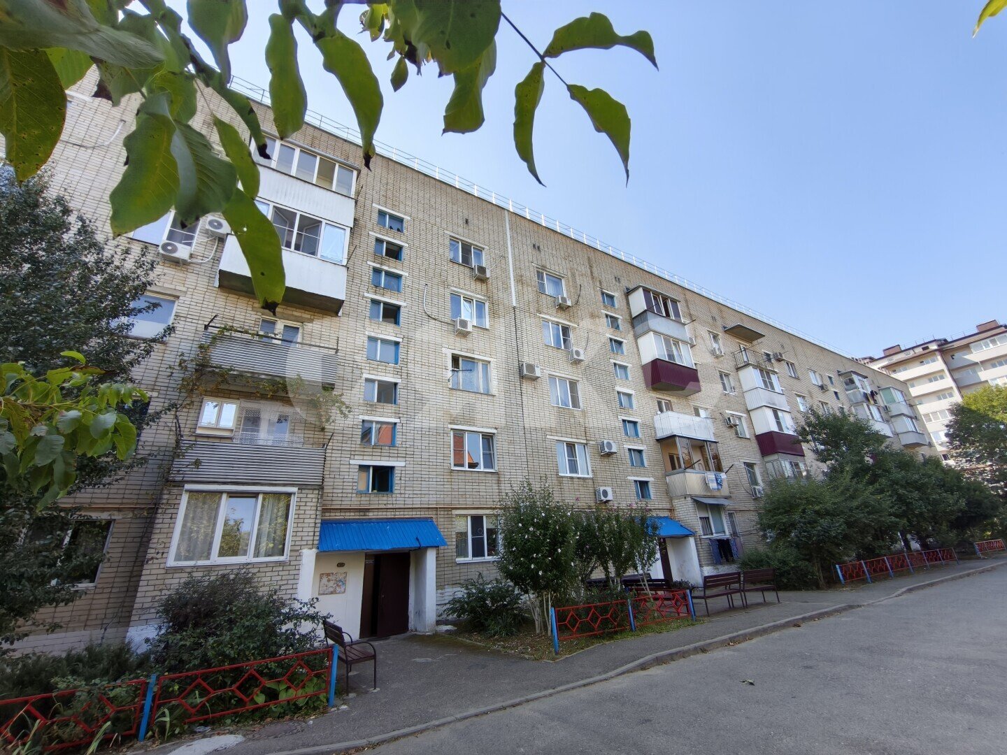 Фото №1: 2-комнатная квартира 62&nbsp;м², 2/5&nbsp;эт. - Горячий Ключ, мкр. Администрация, ул. Ленина, 236