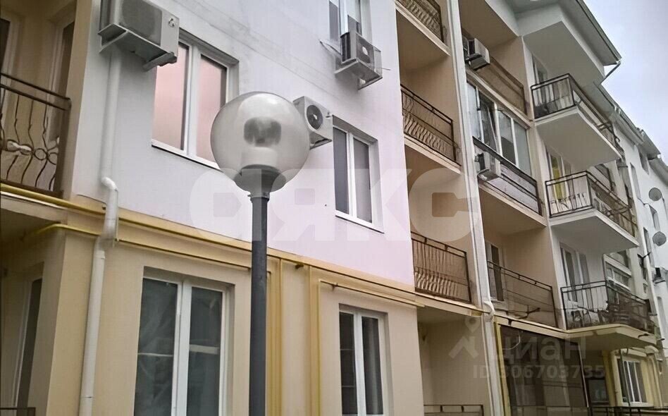 Фото №4: 1-комнатная квартира 35&nbsp;м², 2/4&nbsp;эт. - Геленджик, квартал Южный, мкр. ЖК Столичный Квартал, ул. Дивноморская, 37Бк6