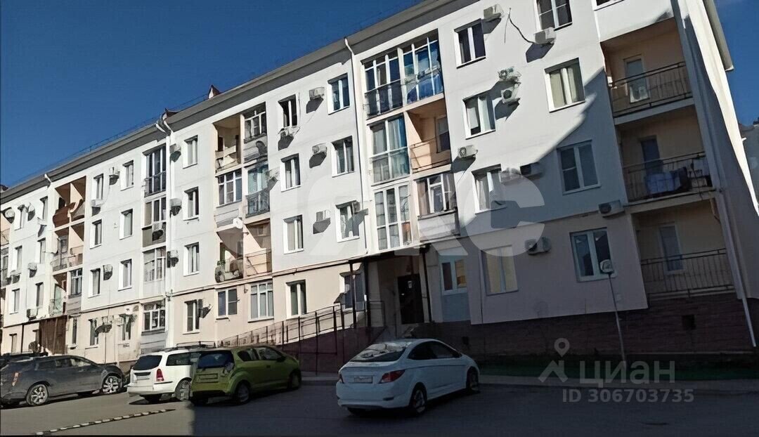 Фото №2: 1-комнатная квартира 35&nbsp;м², 2/4&nbsp;эт. - Геленджик, квартал Южный, мкр. ЖК Столичный Квартал, ул. Дивноморская, 37Бк6