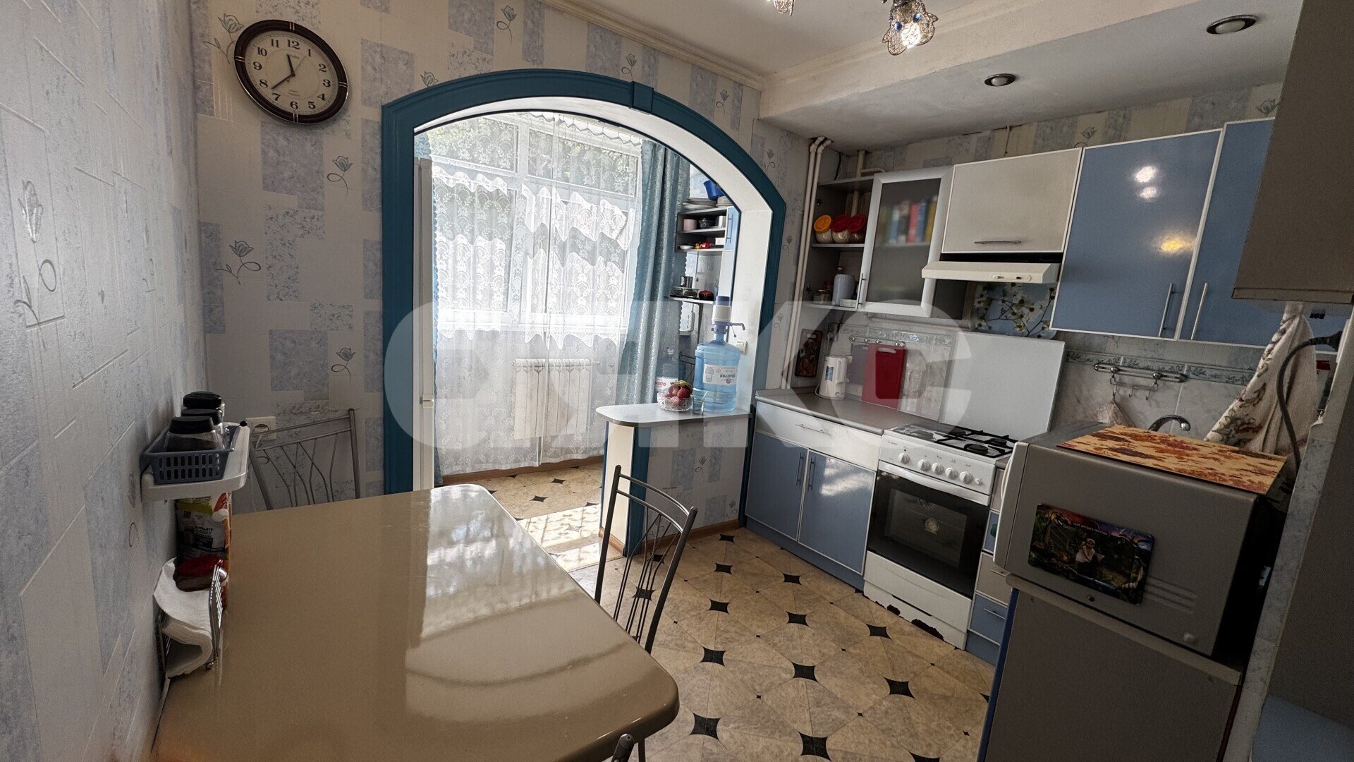 Фото №1: 2-комнатная квартира 43&nbsp;м², 1/9&nbsp;эт. - Туапсе, ул. Черноморская, 4