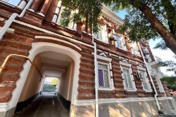Фото №1: 3-комнатная квартира 60&nbsp;м², 2/2&nbsp;эт. - Мариуполь, р. Жовтневый, ул. Апатова, 67