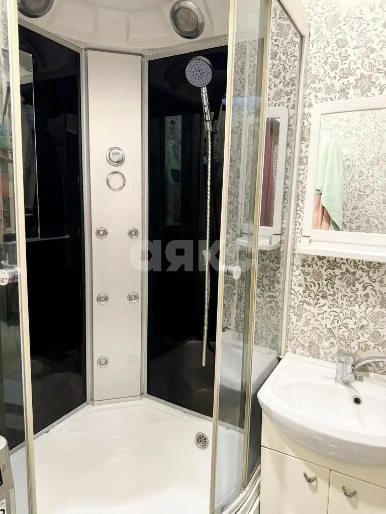 Фото №7: 4-комнатная квартира 76&nbsp;м², 2/4&nbsp;эт. - Армавир, мкр. Оптика, ул. Комсомольская, 111