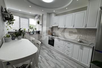 Фото №1: 1-комнатная квартира 42&nbsp;м², 3/3&nbsp;эт. - Туапсе, ул. Российская, 13А
