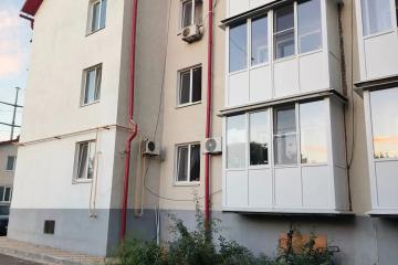 Фото №1: 2-комнатная квартира 45&nbsp;м², 3/3&nbsp;эт. - Мариуполь, п. Мирный, ул. Новосибирская, 92