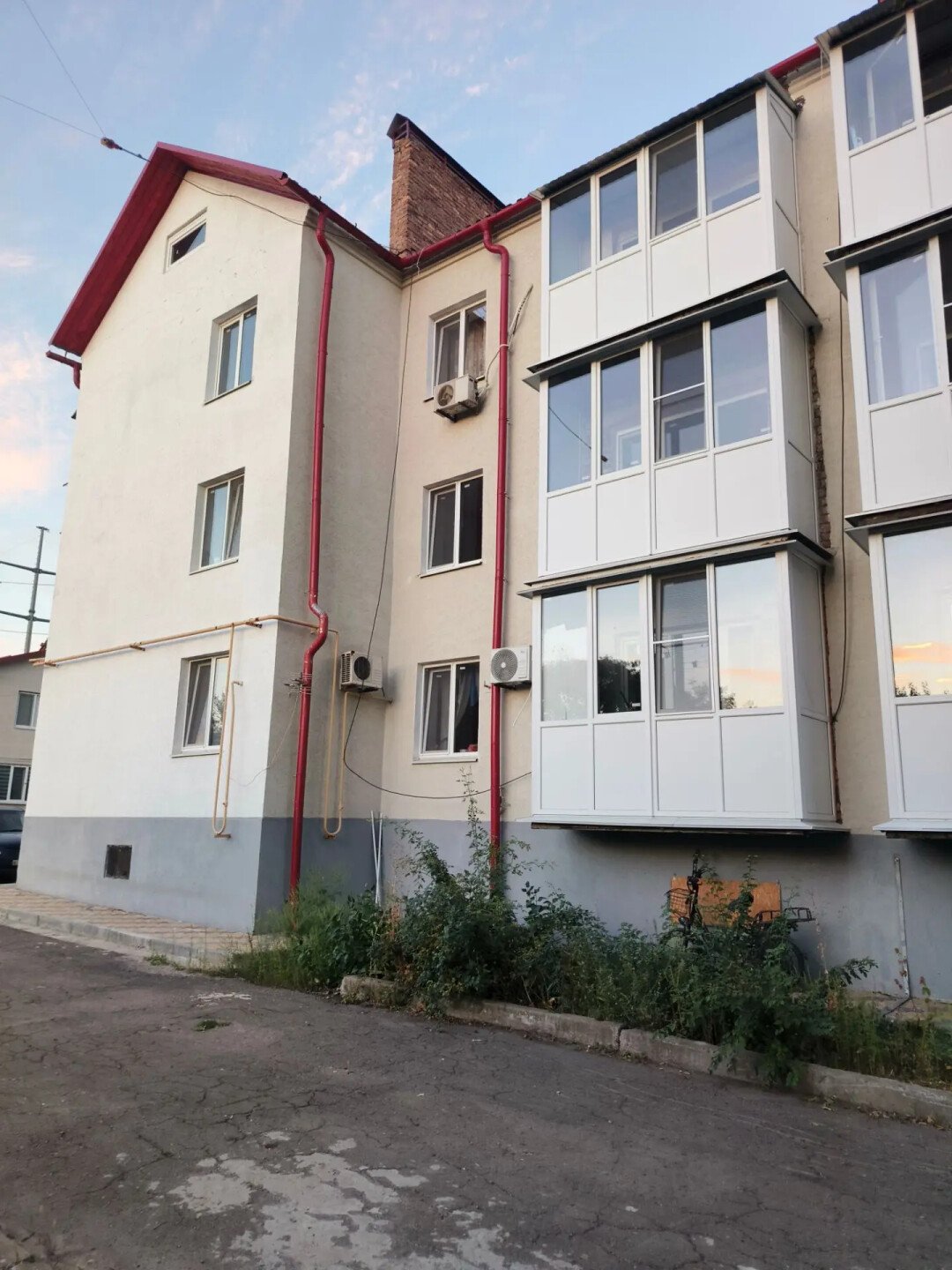 Фото №1: 2-комнатная квартира 45&nbsp;м², 3/3&nbsp;эт. - Мариуполь, Ильичёвский, п. Мирный, ул. Новосибирская, 92
