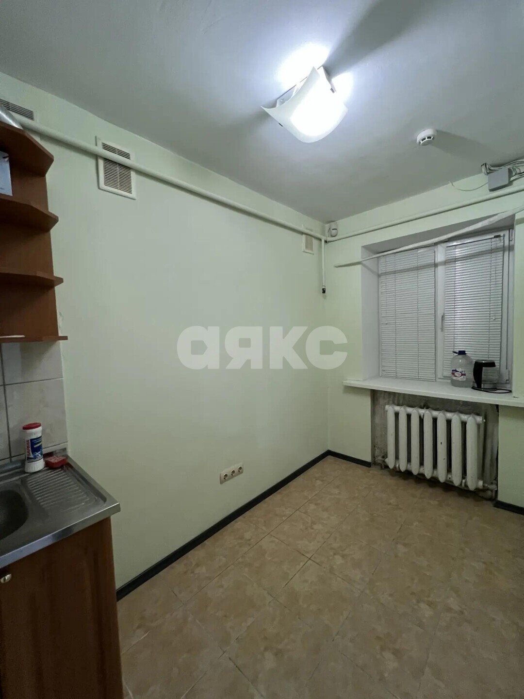 Фото №3: Коммерция 70&nbsp;м², 1/5&nbsp;эт. - Луганск, р. Ленинский, ул. 50-летия образования СССР, 57