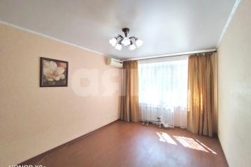 Фото №1: 2-комнатная квартира 48 м², 1/5 эт. - Волгоград, мкр. Развилка, ул. Кирова, 111