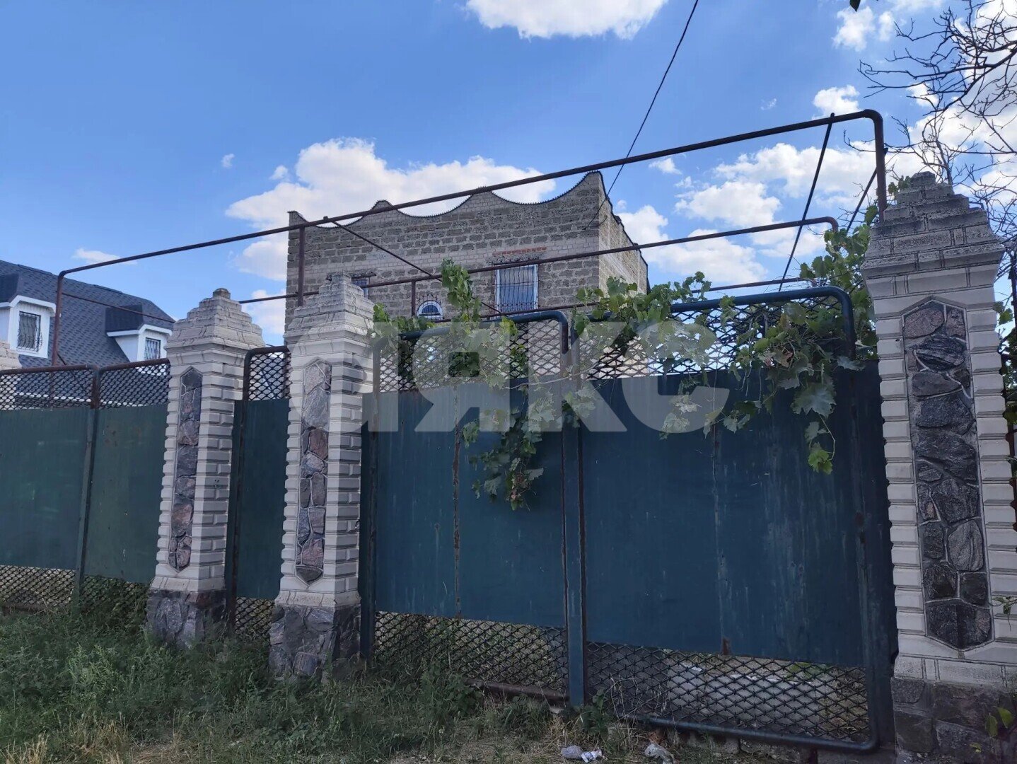 Фото №2: Дом 136&nbsp;м² + 3.8&nbsp;сот., 2&nbsp;эт. - Мелитополь, пер. 2-й Военкоматский, 28