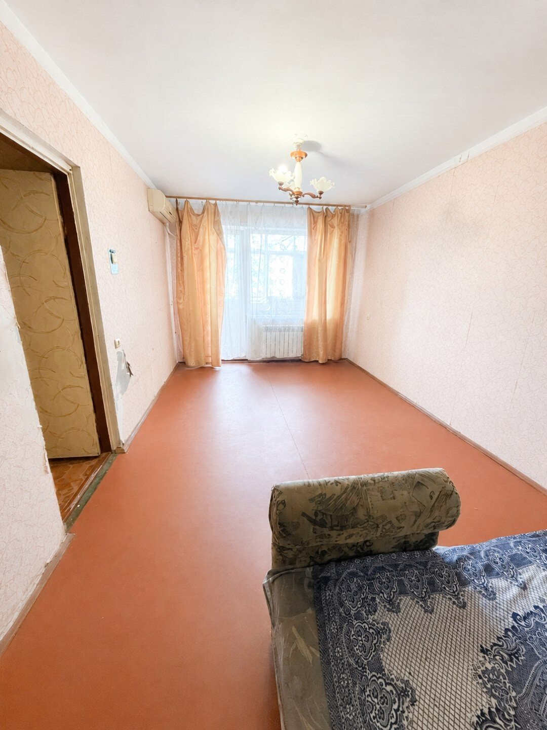 Фото №1: 2-комнатная квартира 43&nbsp;м², 8/9&nbsp;эт. - Мариуполь, р. Жовтневый, пр-кт Металлургов, 71