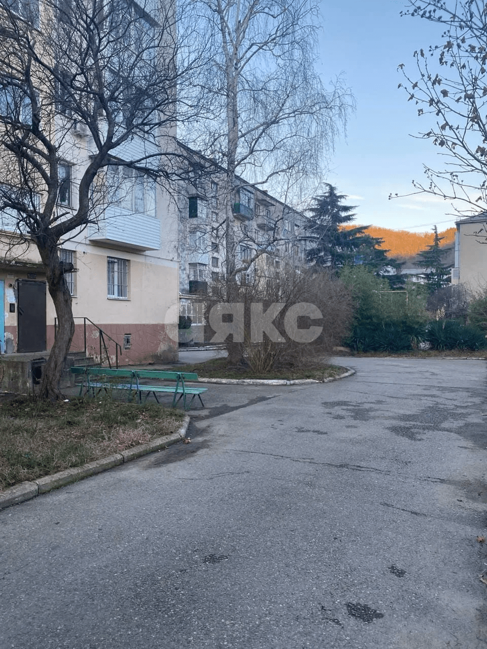 Фото №1: 1-комнатная квартира 45&nbsp;м², 2/5&nbsp;эт. - Геленджик, мкр. Магилат, ул. Васнецова, 10