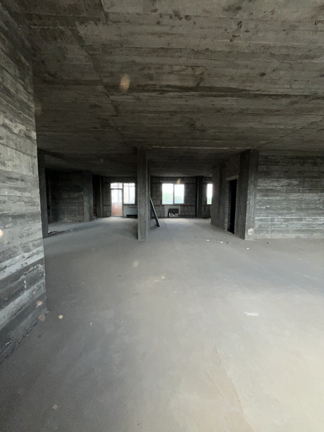 Фото №3: 4-комнатная квартира 191&nbsp;м², 2/10&nbsp;эт. - Мариуполь, р. Жовтневый, пр-кт Строителей, 108