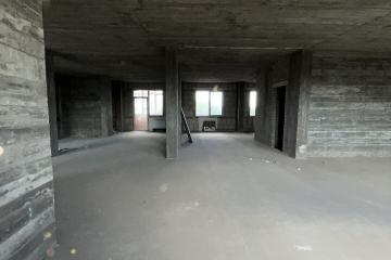 Фото №1: 4-комнатная квартира 208 м², 3/10 эт. - Мариуполь, р. Жовтневый, пр-кт Строителей, 108